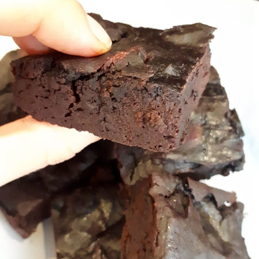 blk bean avo brownies